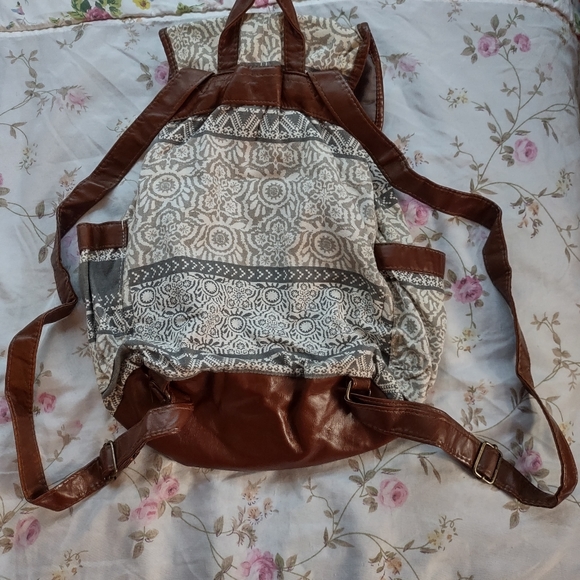White Floral Mini Backpack - Picture 2 of 4